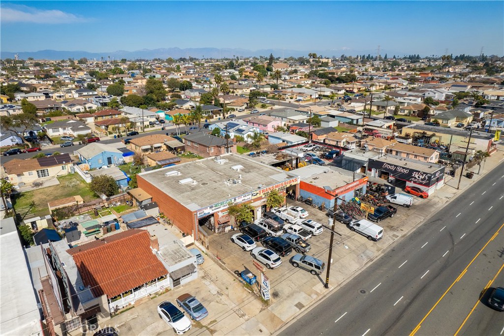 1527 W El Segundo Boulevard