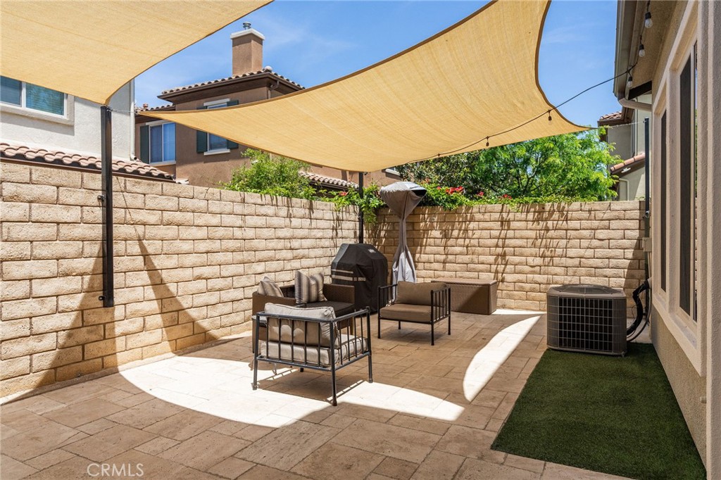 6807 Simmons Way