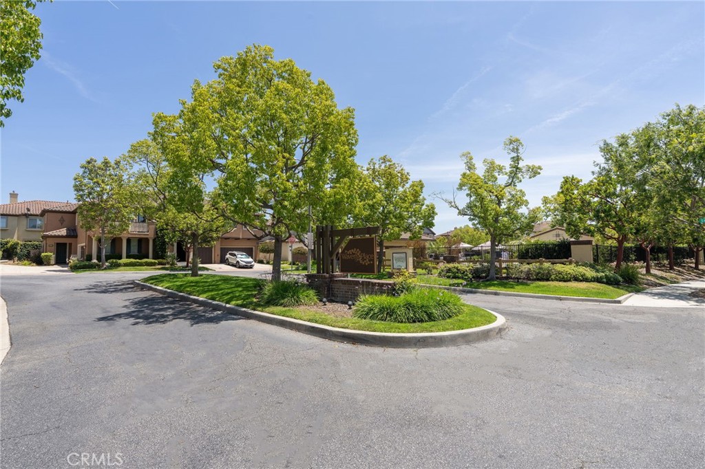 6807 Simmons Way