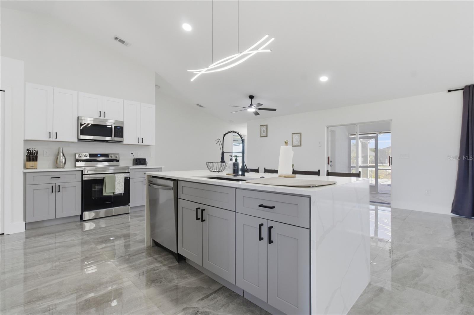 619 SW 26TH TER