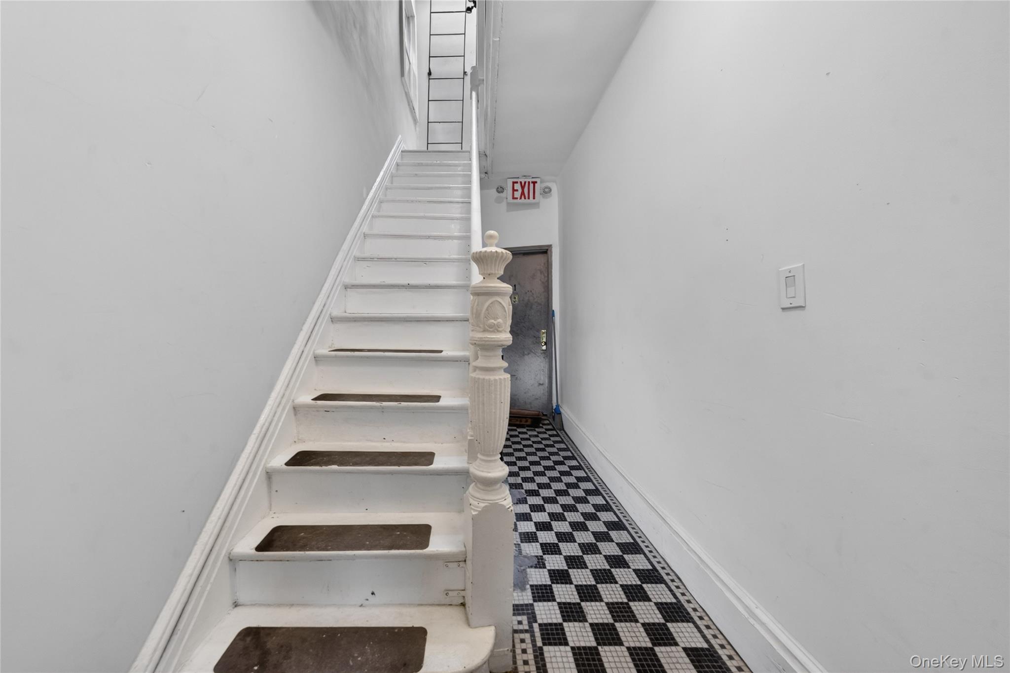 647 Manida Street Unit: 2