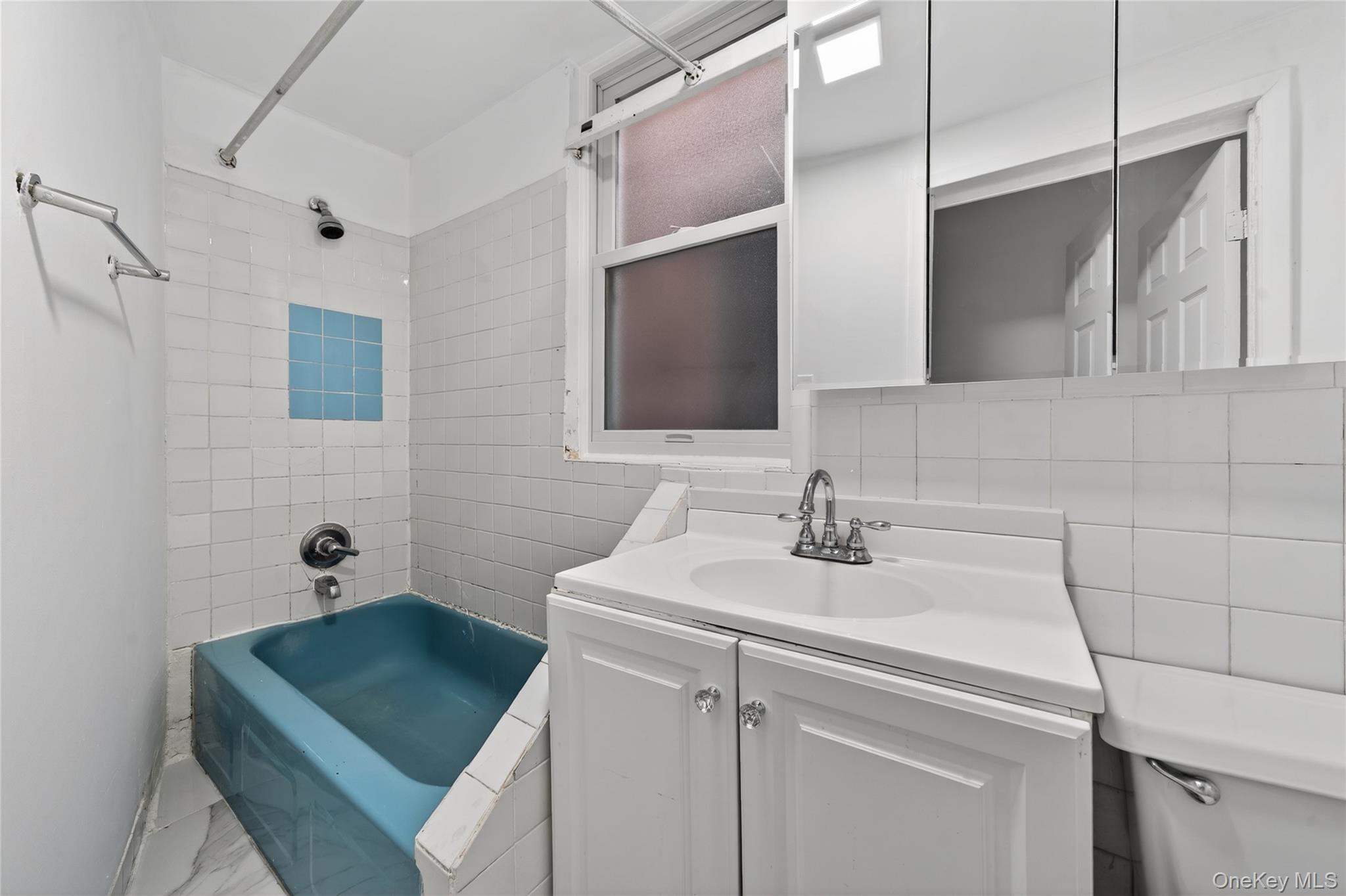 647 Manida Street Unit: 2
