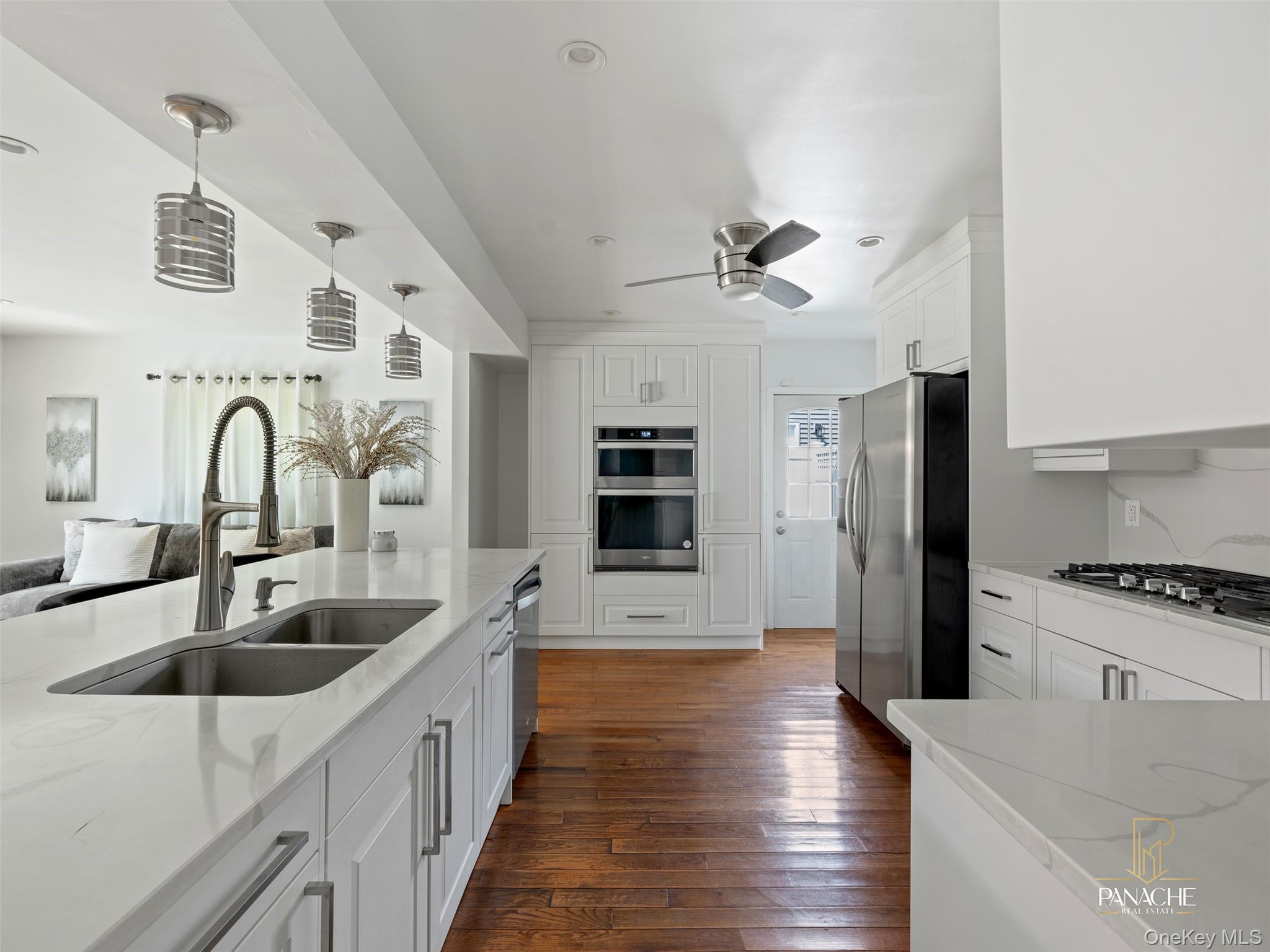 18 Shubert Ln