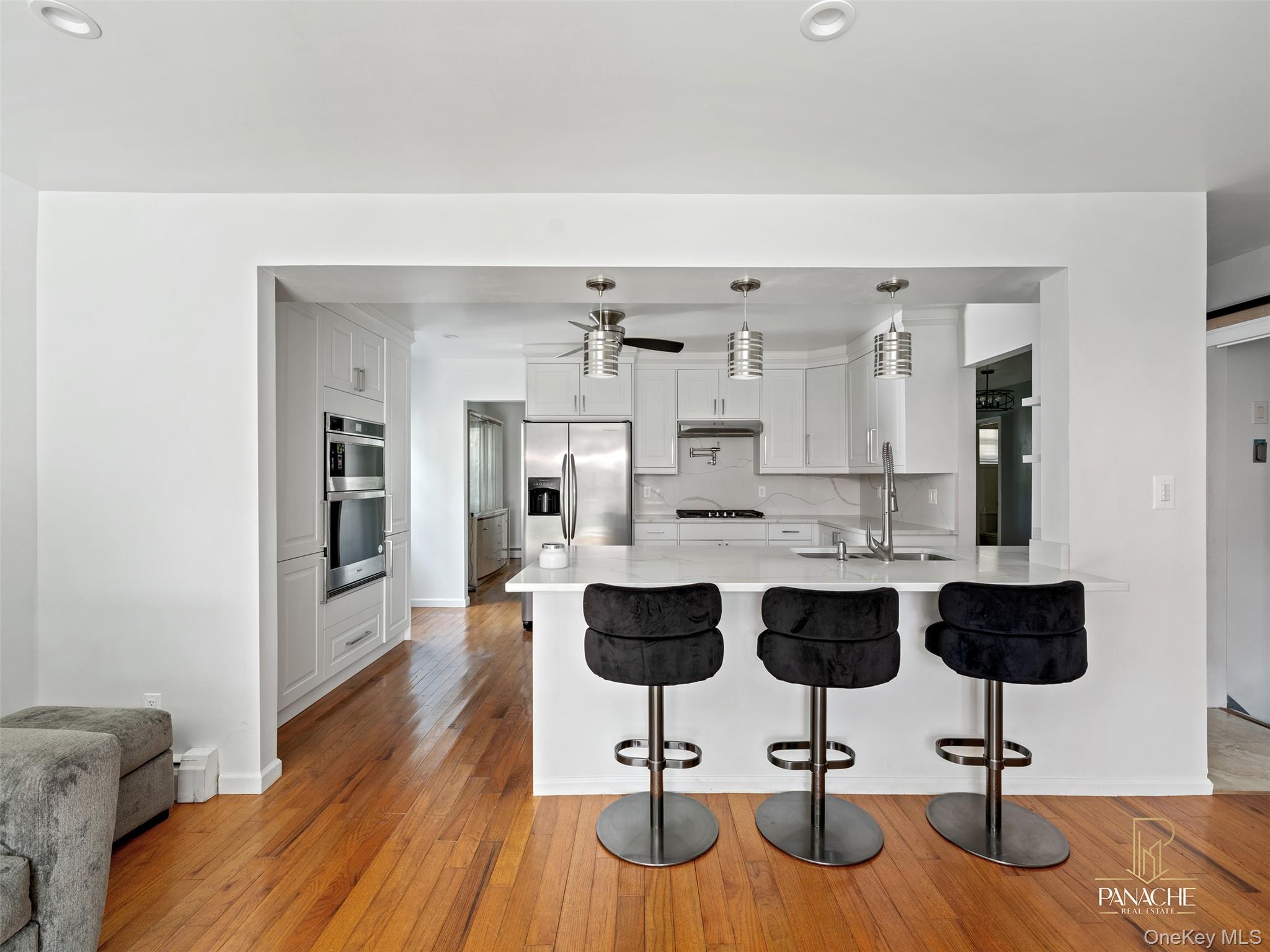 18 Shubert Ln
