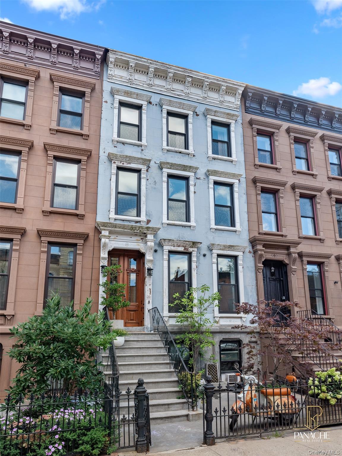 400 Putnam Avenue