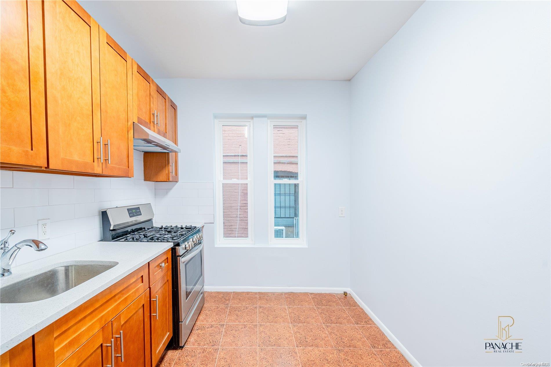 548 N Van Siclen Avenue Unit: 1R