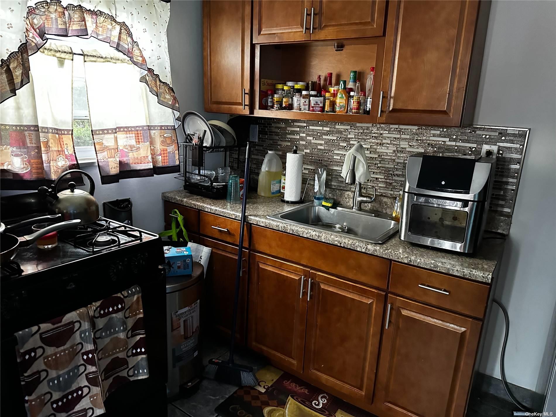 187-01 Ridgedale Street