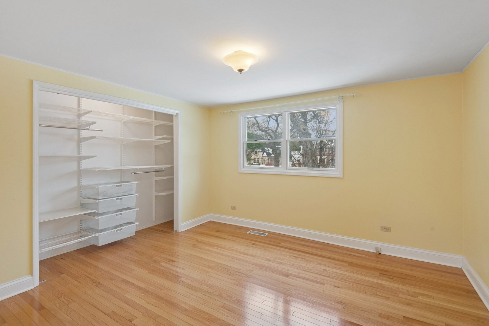 5523 S Garfield Street