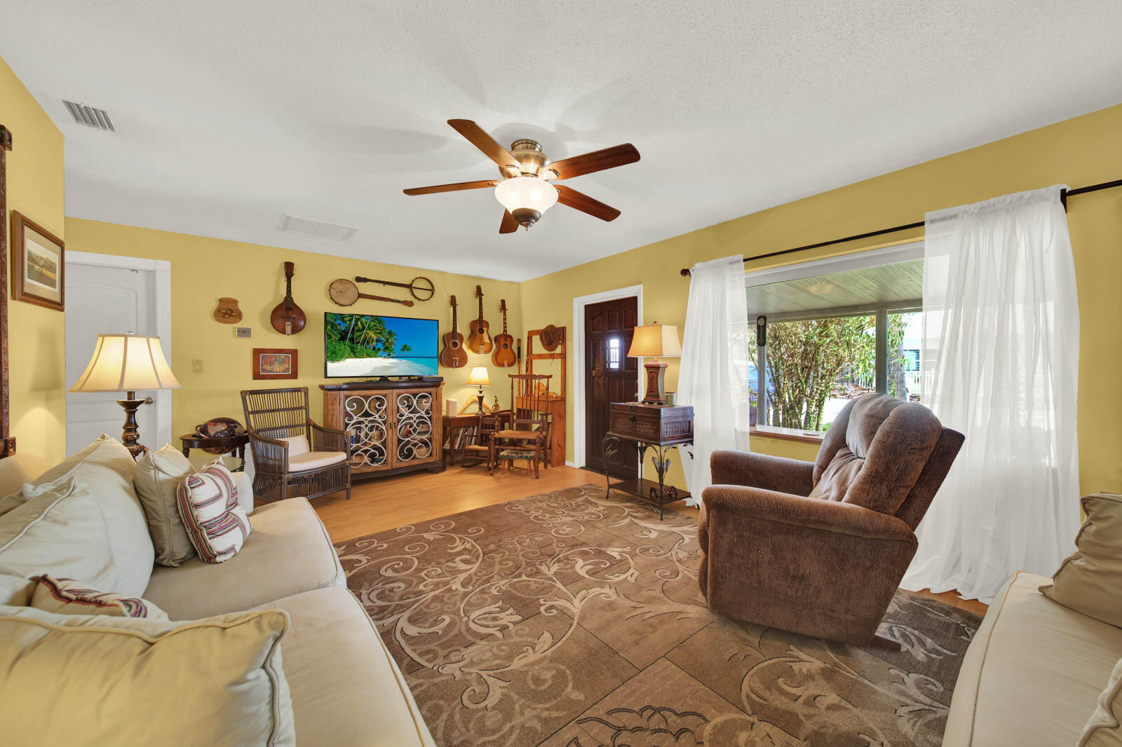 1180 NE Crescent Street