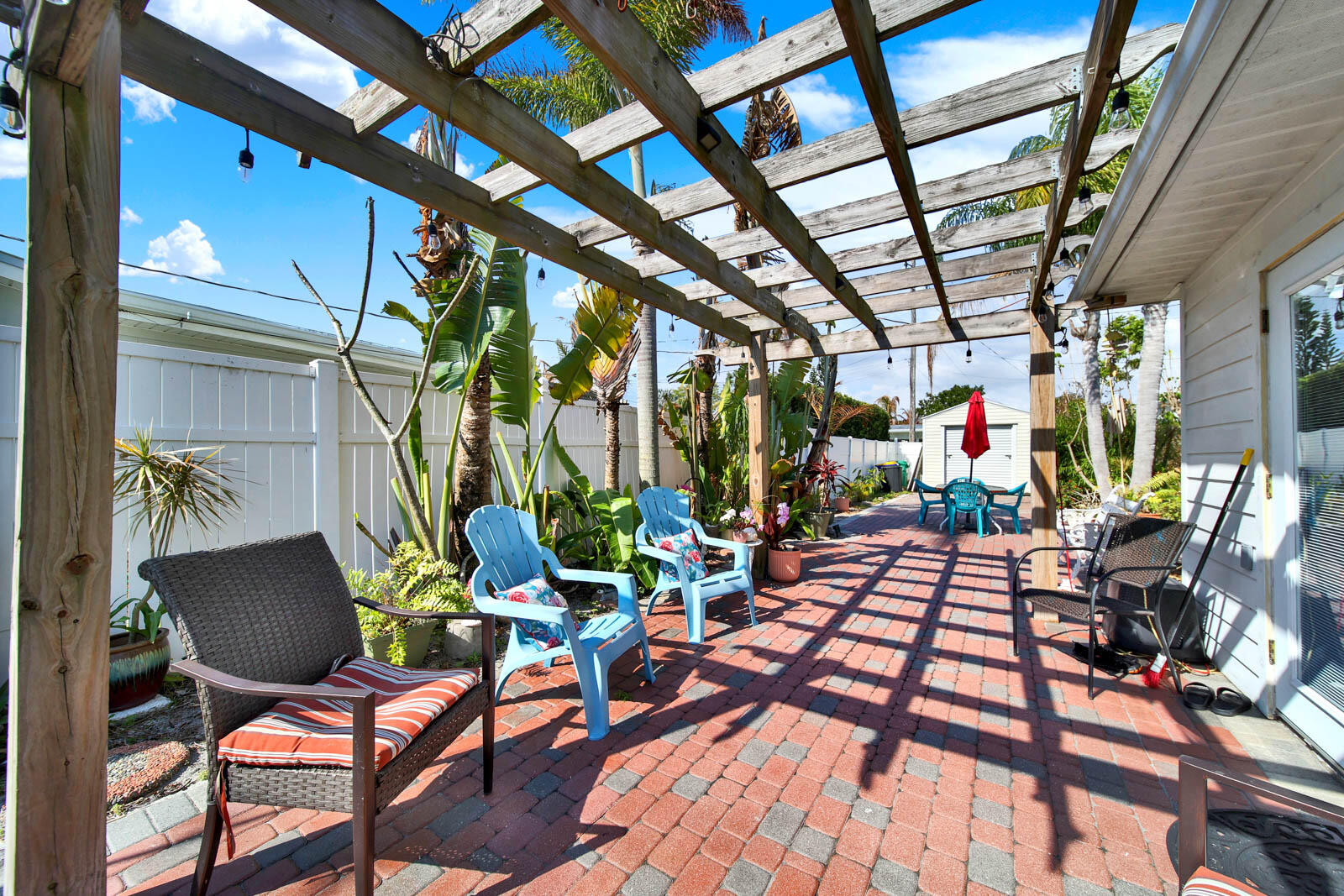 1180 NE Crescent Street