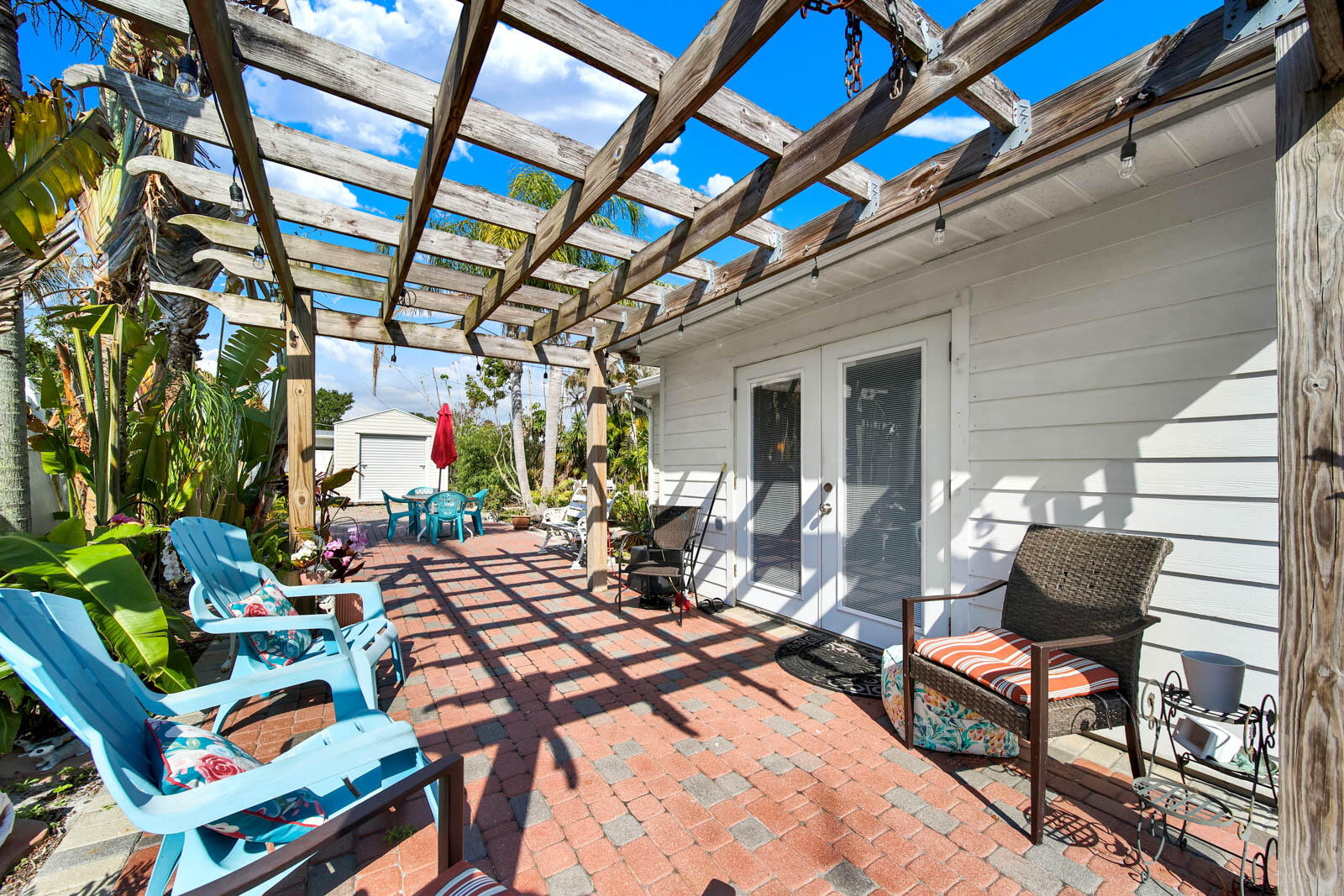 1180 NE Crescent Street