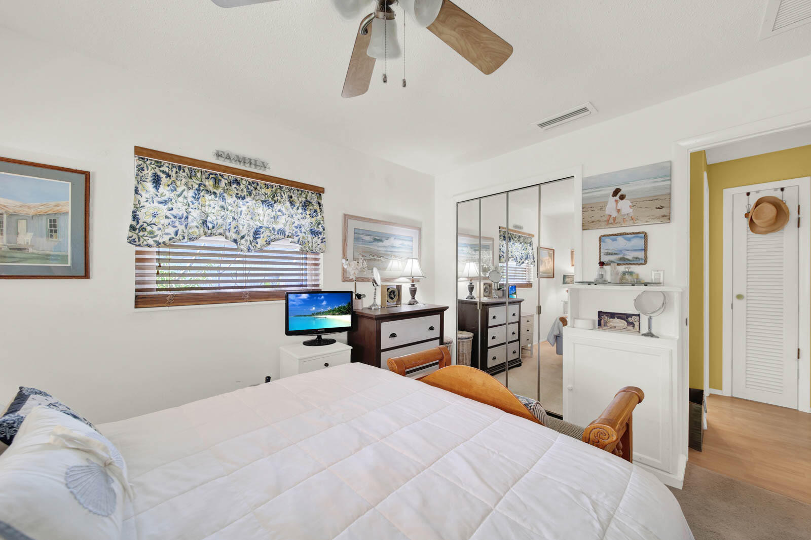 1180 NE Crescent Street