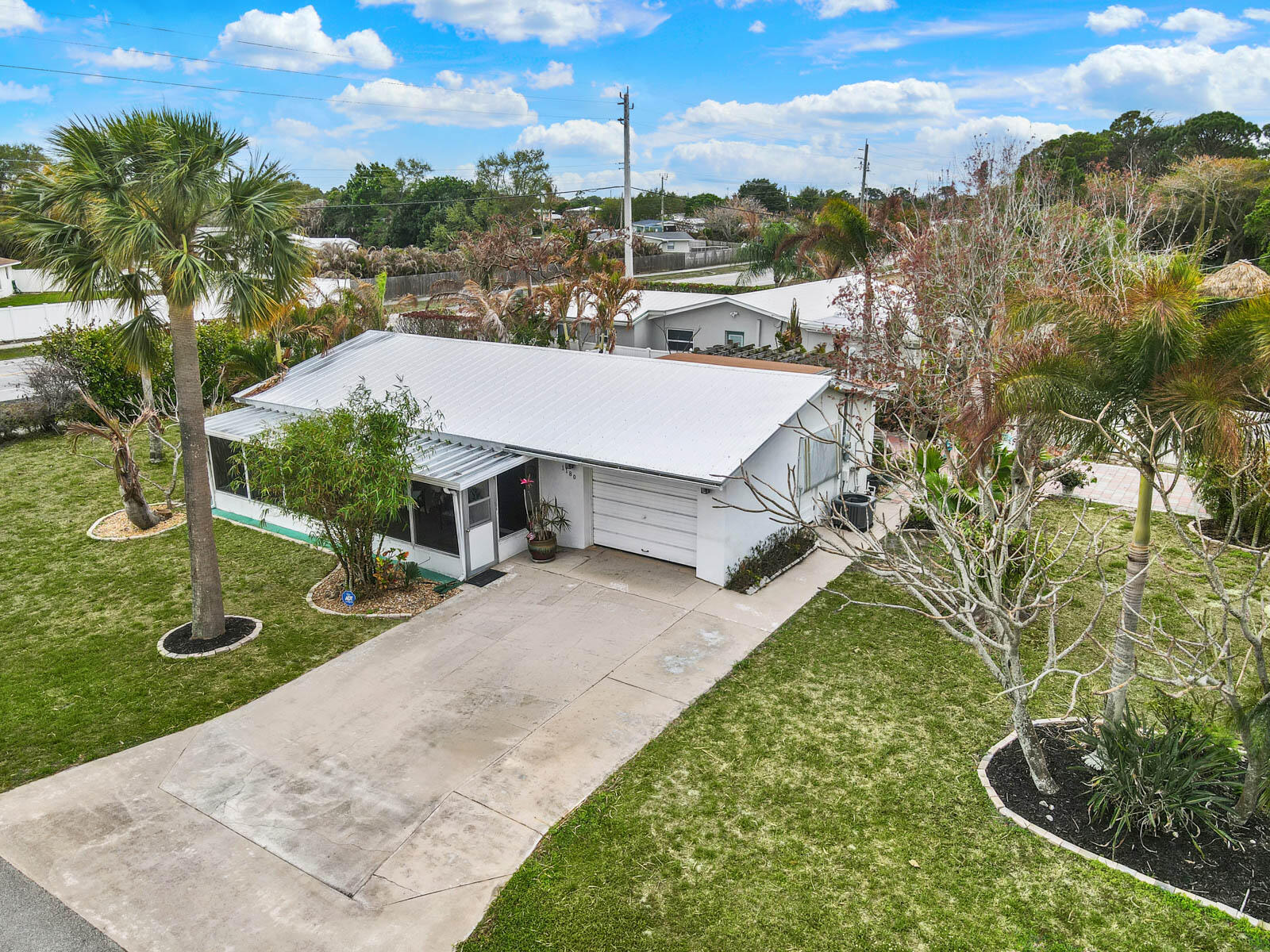 1180 NE Crescent Street