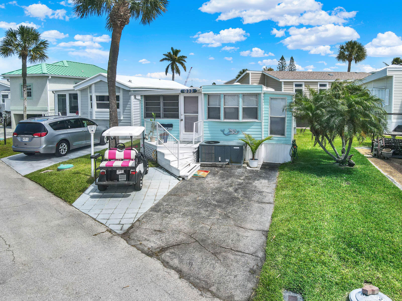 833 Nettles Boulevard
