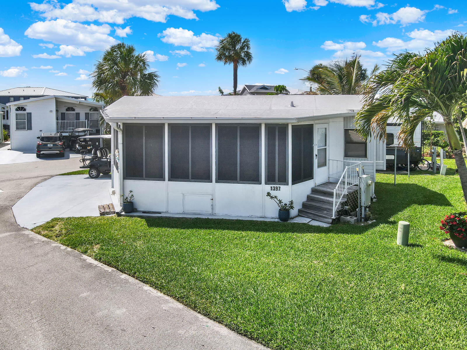 1397 Nettles Boulevard
