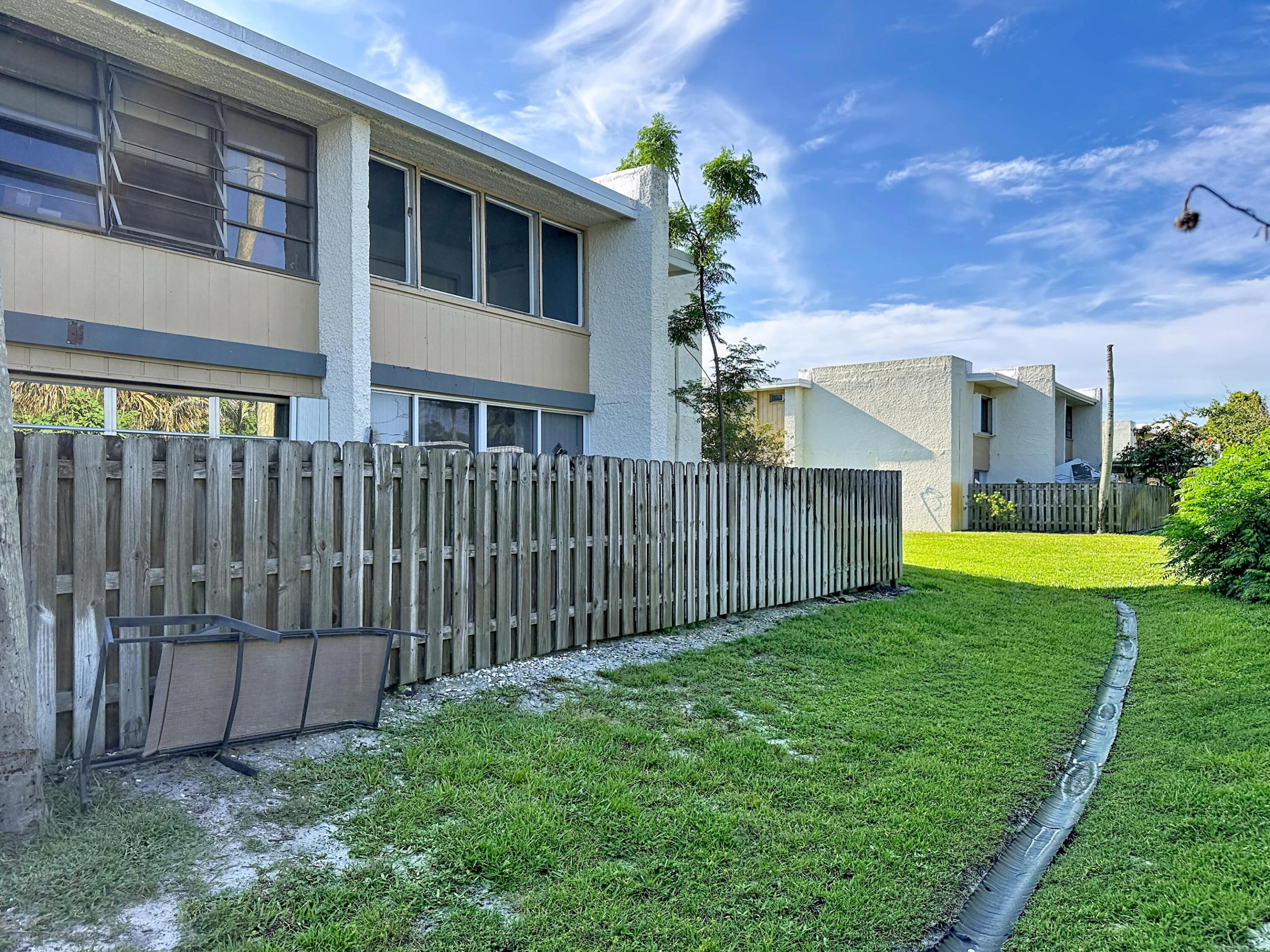 1310 NE 14th Court K17