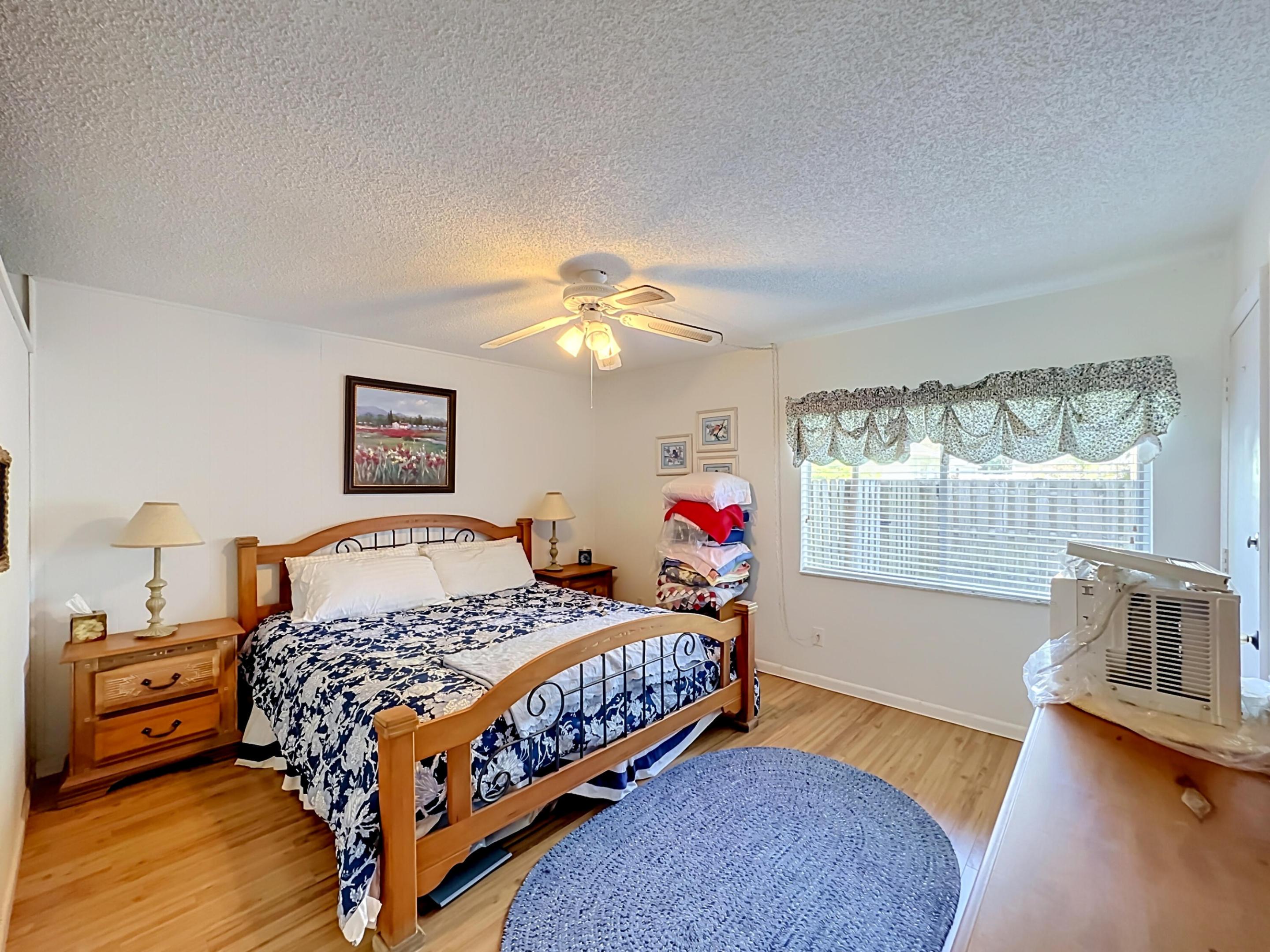 1310 NE 14th Court K17