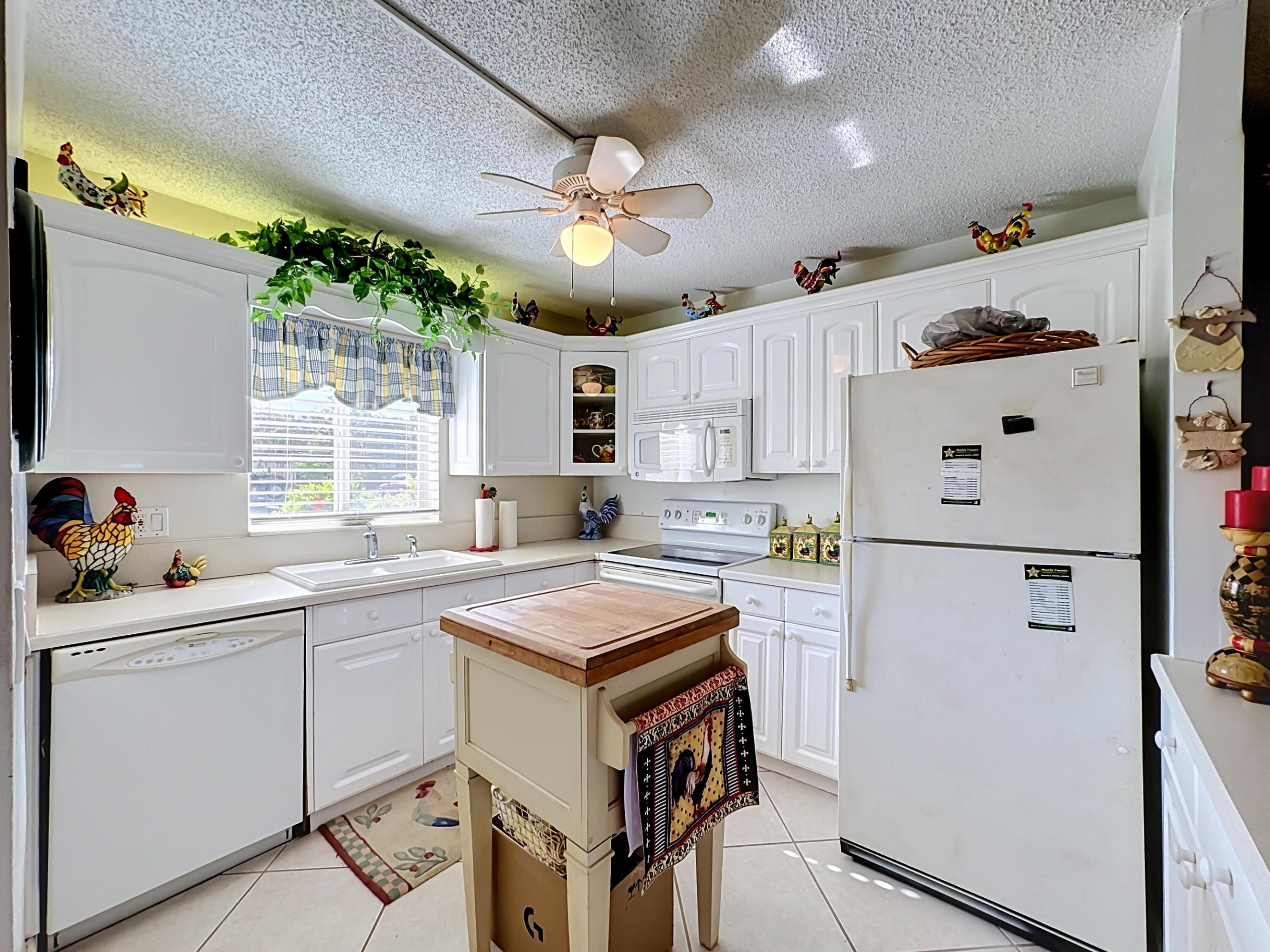 1310 NE 14th Court K17
