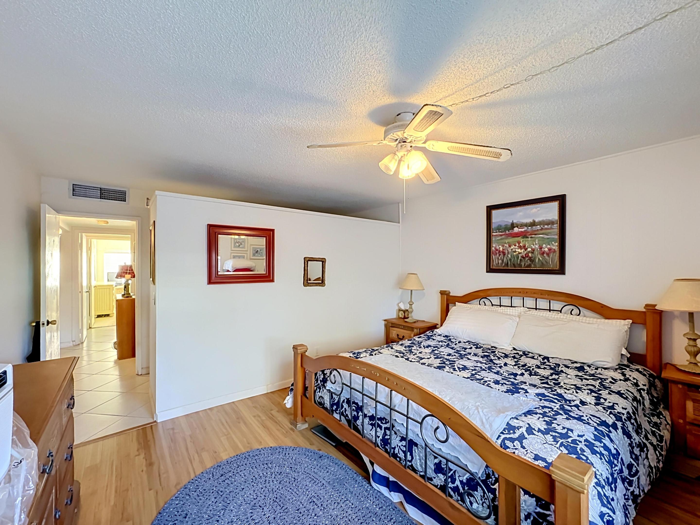 1310 NE 14th Court K17