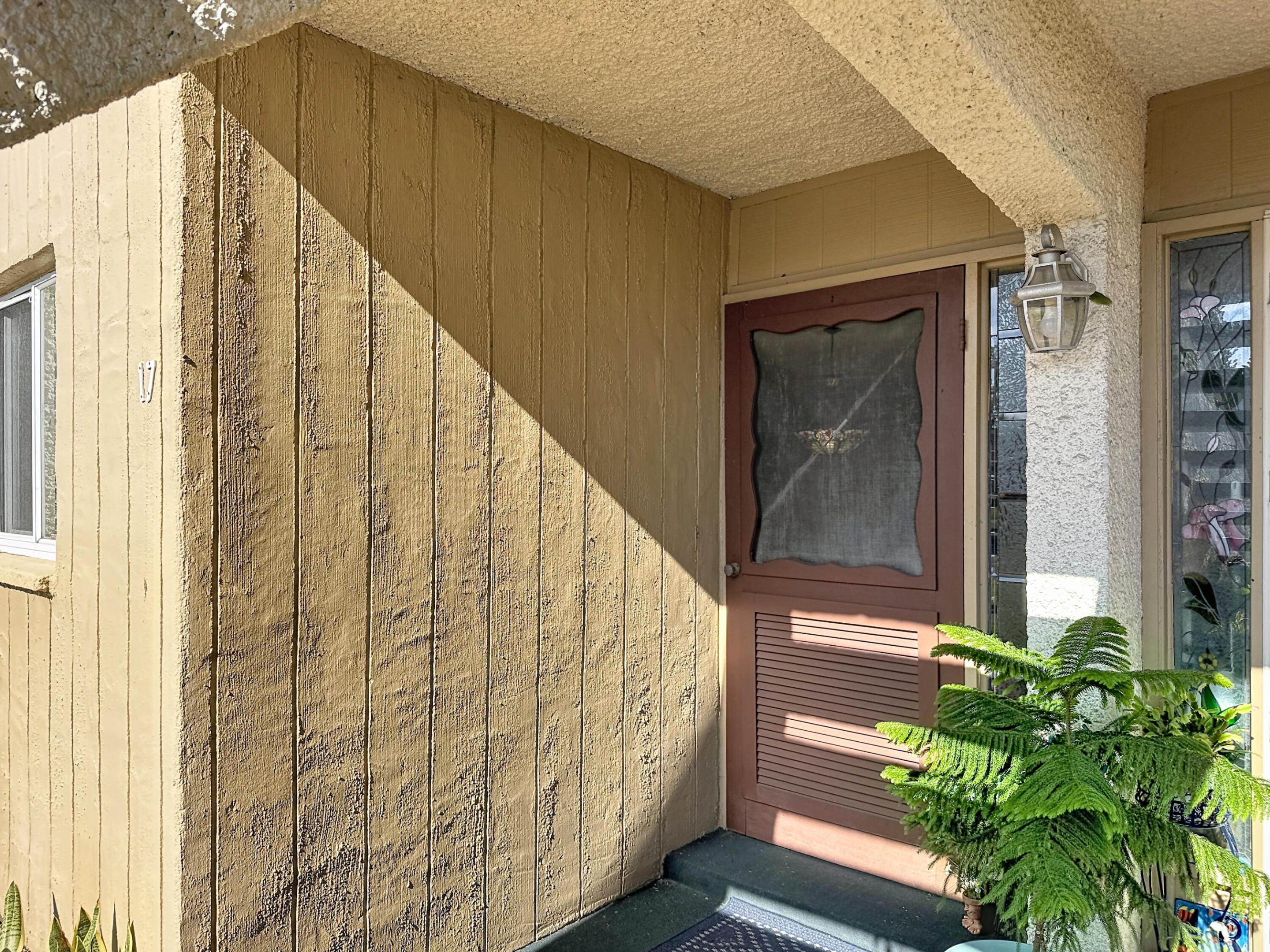 1310 NE 14th Court K17