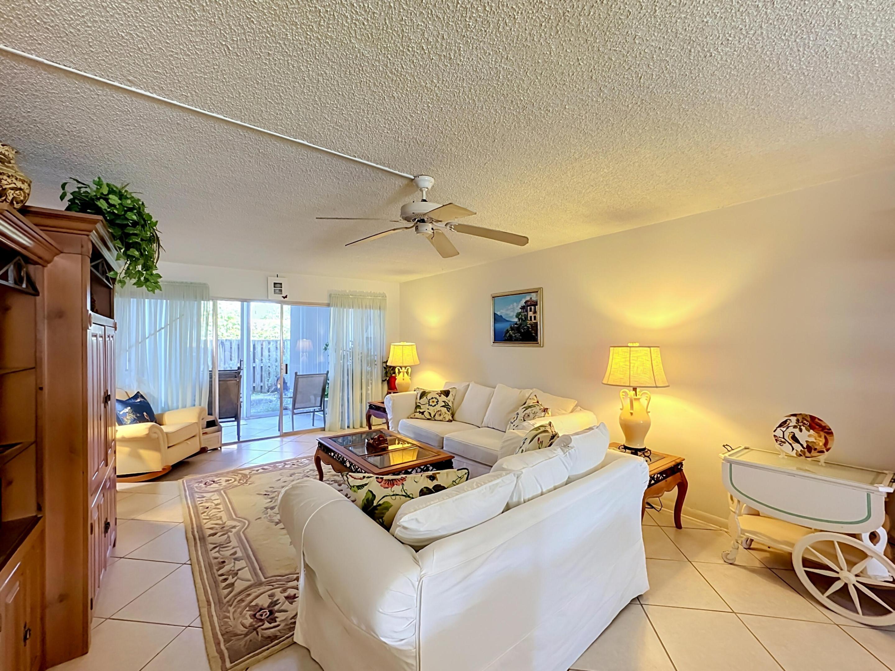 1310 NE 14th Court K17