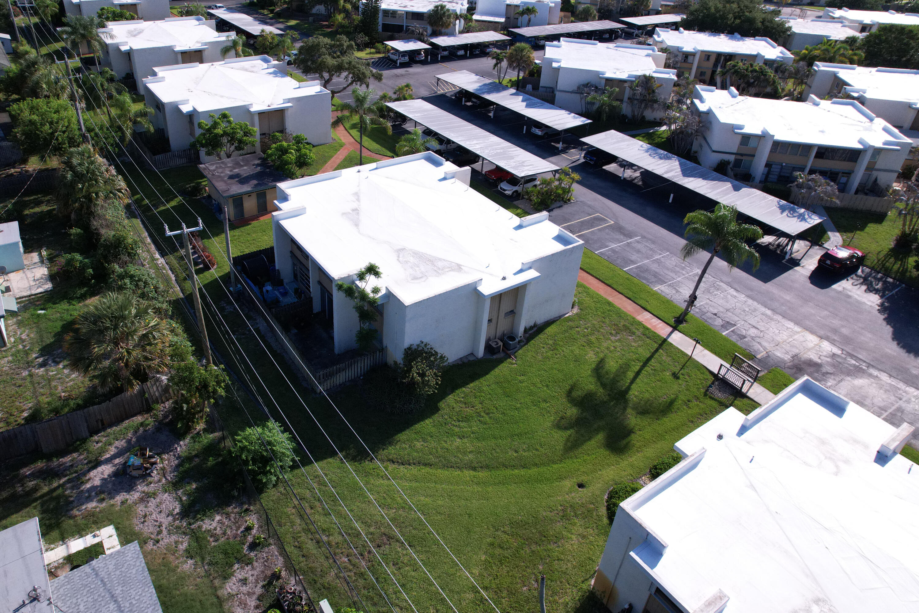 1310 NE 14th Court K17