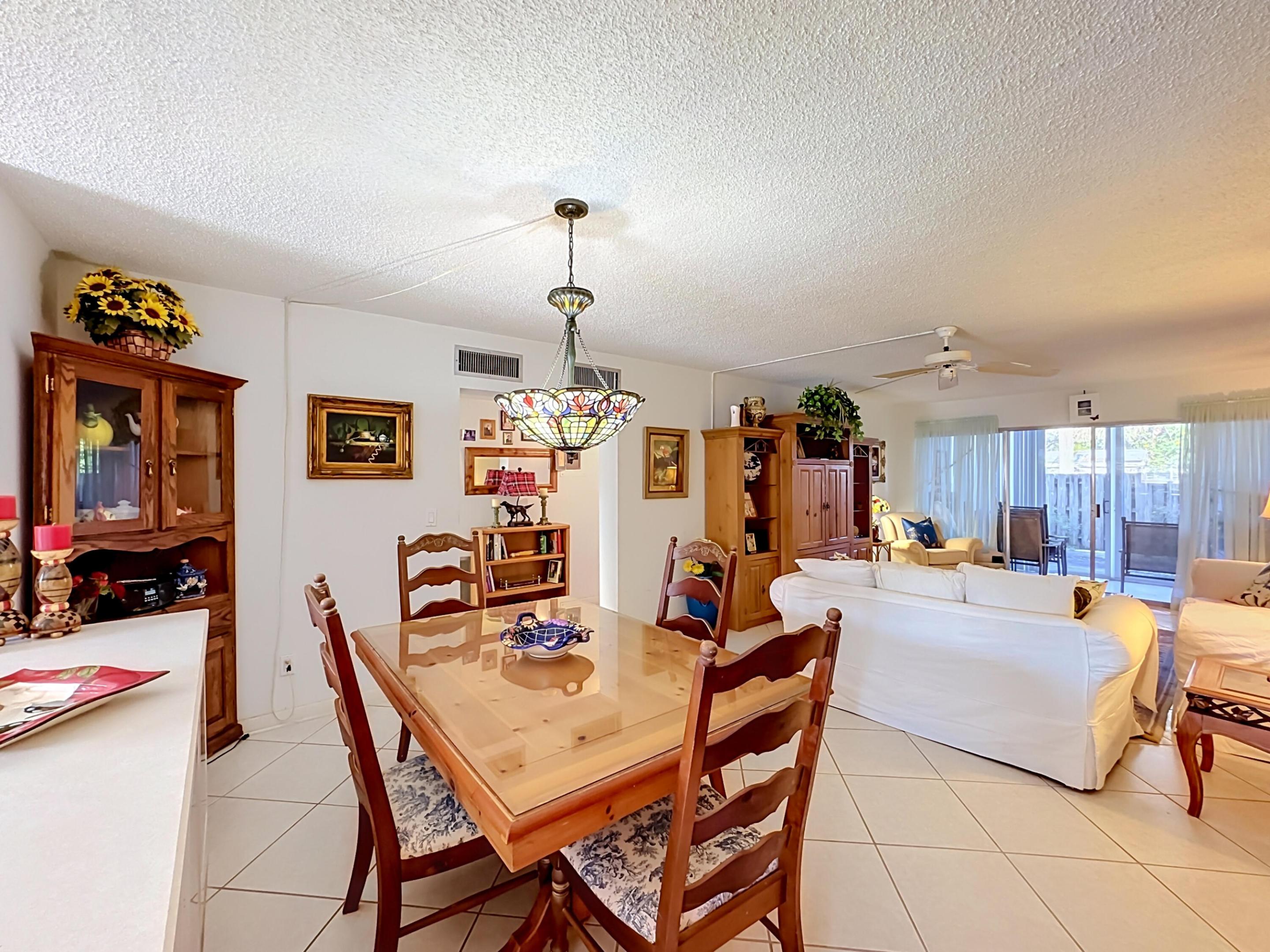 1310 NE 14th Court K17