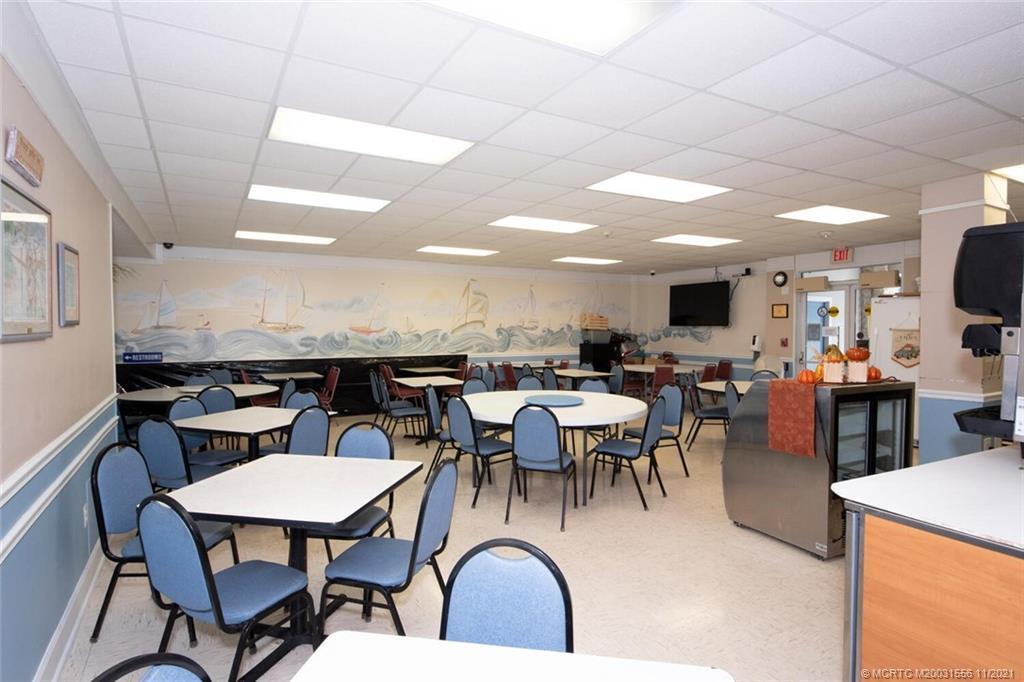 781 Nettles Boulevard