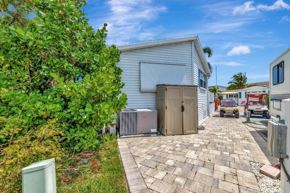 781 Nettles Boulevard