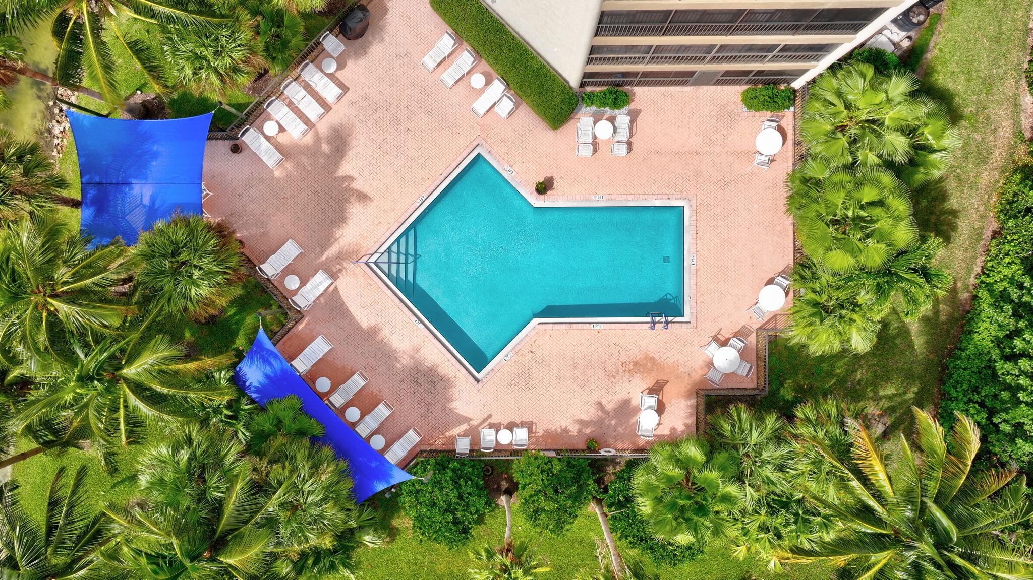 221 NE Plantation Road 406