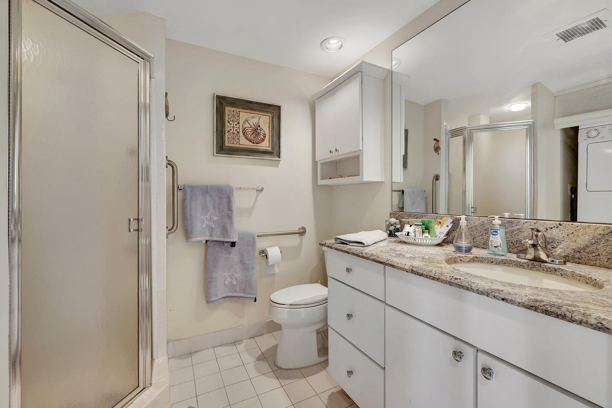 221 NE Plantation Road 406