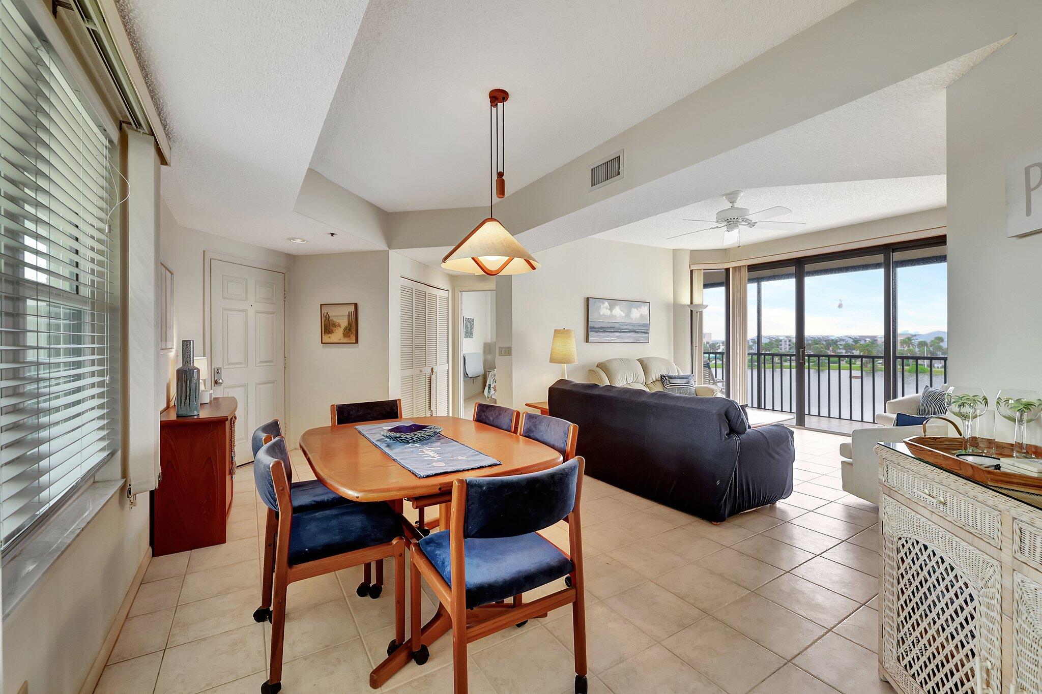 221 NE Plantation Road 406