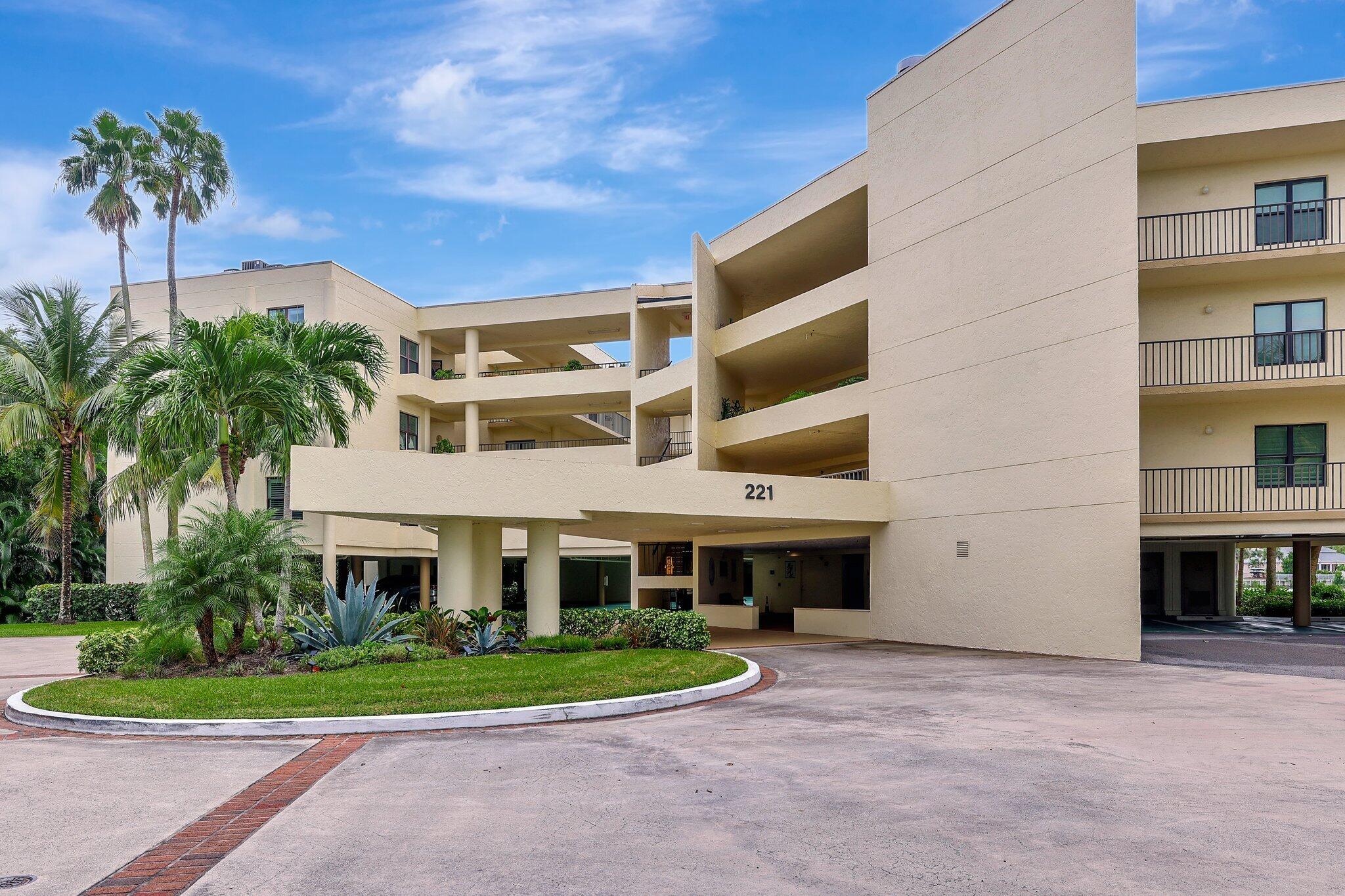 221 NE Plantation Road 406