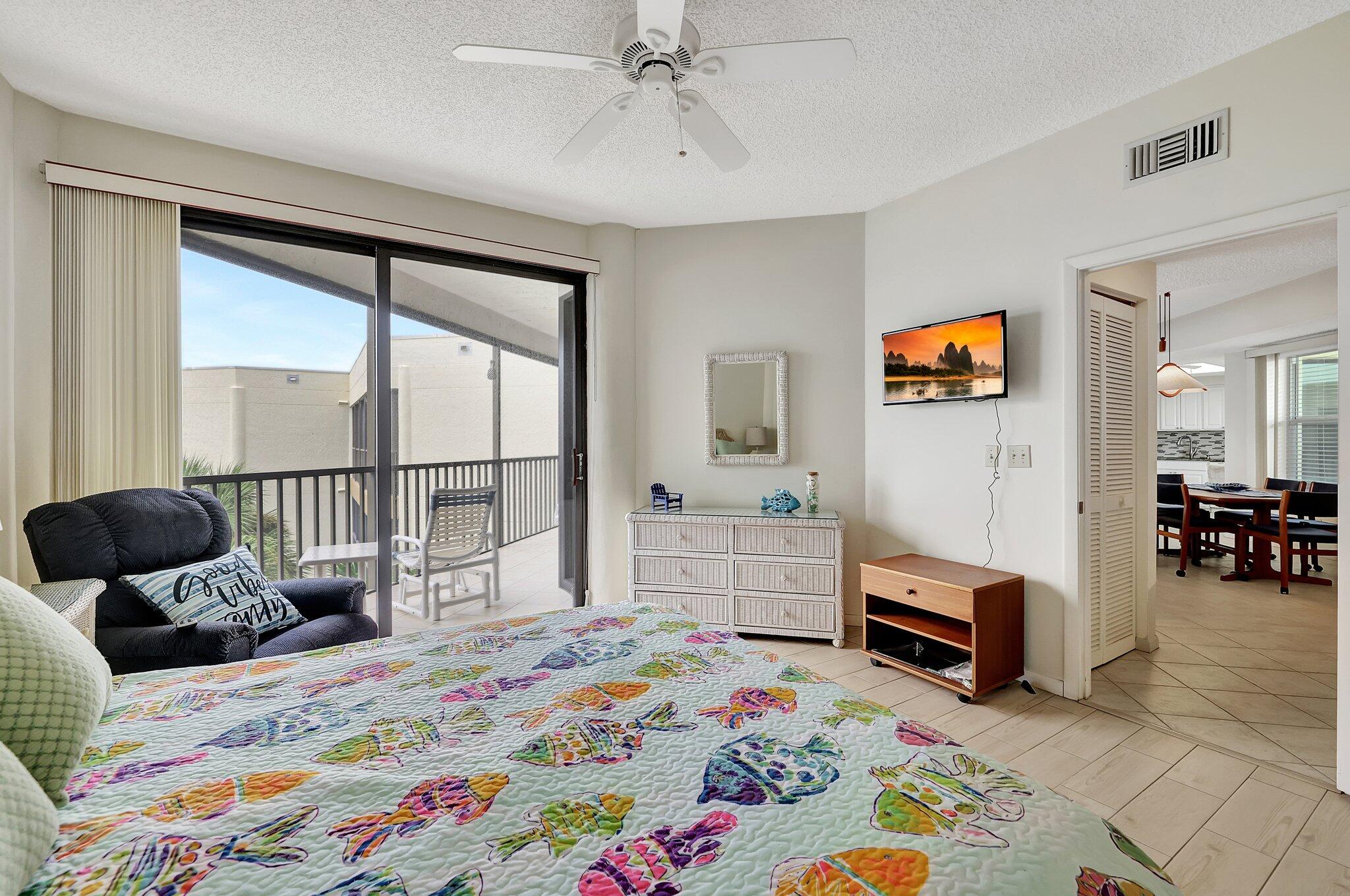 221 NE Plantation Road 406