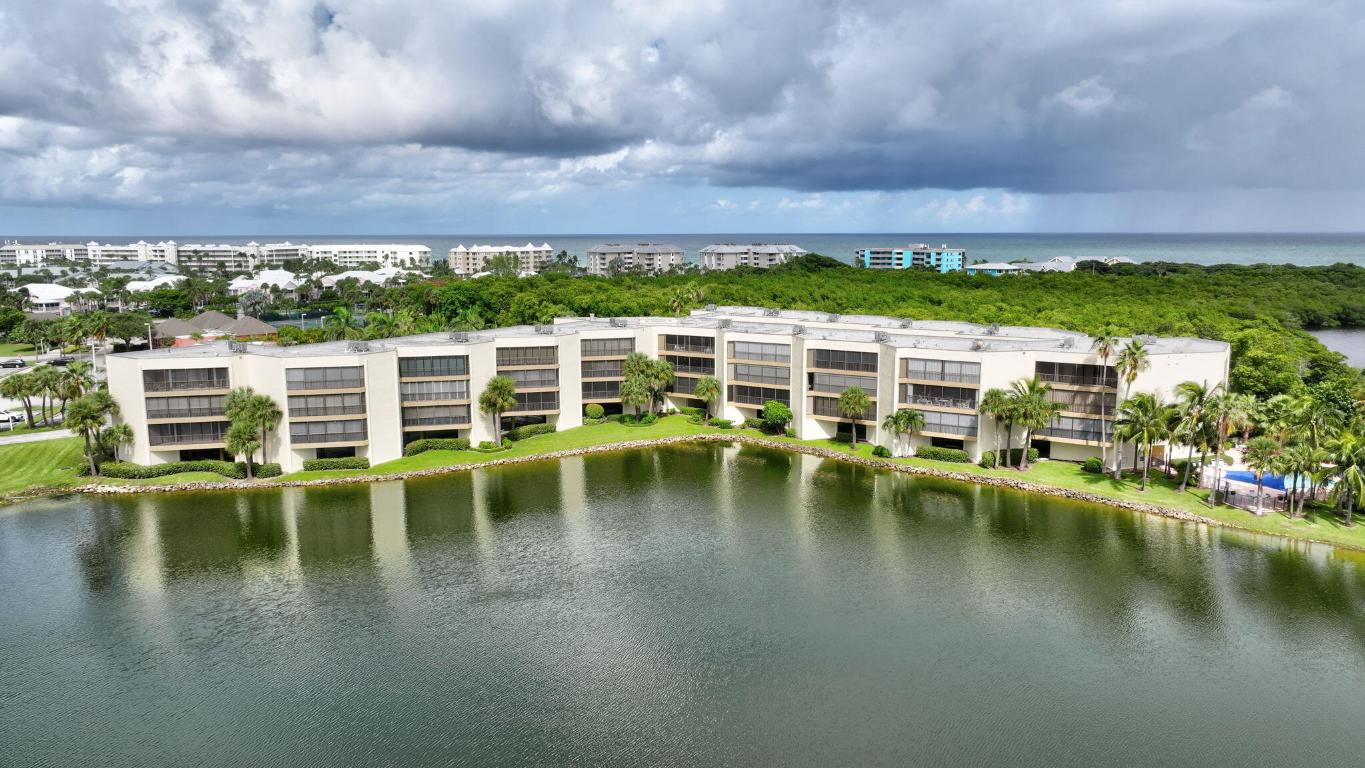 221 NE Plantation Road 406