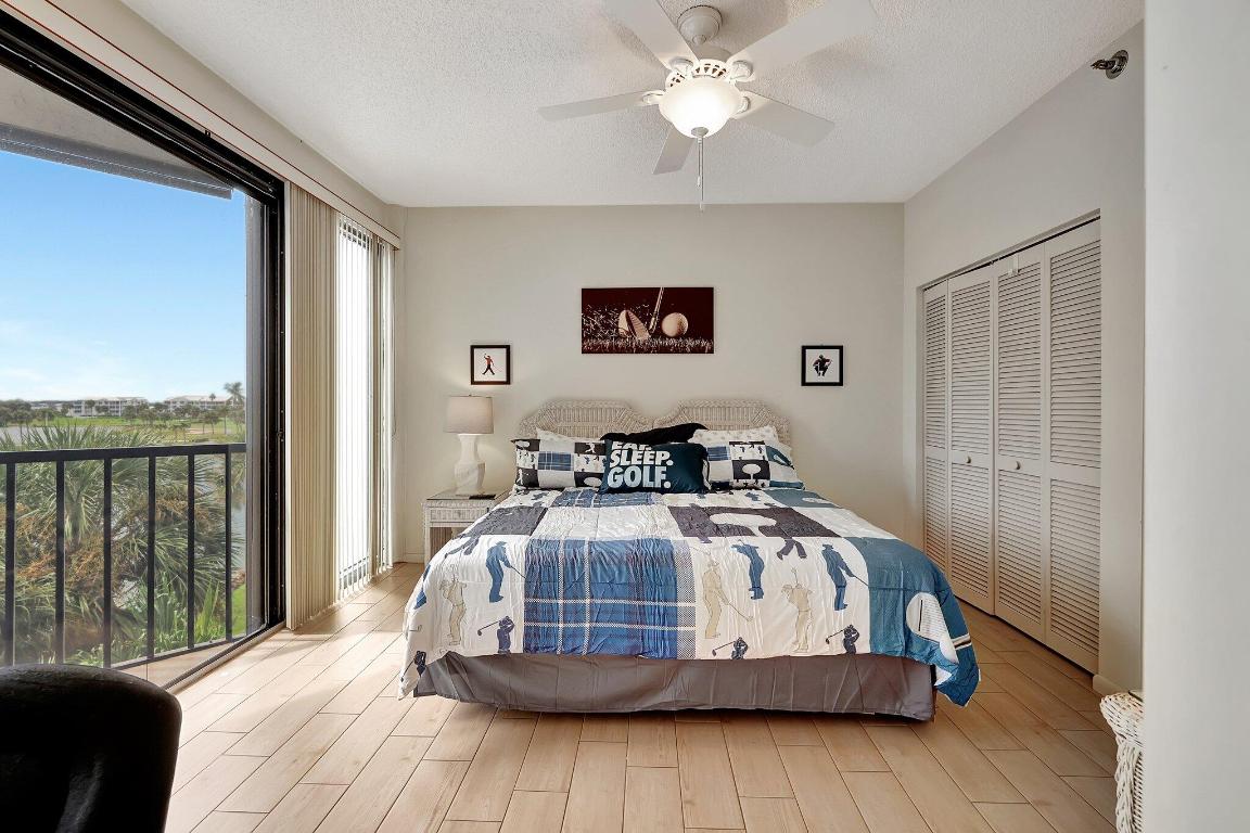 221 NE Plantation Road 406