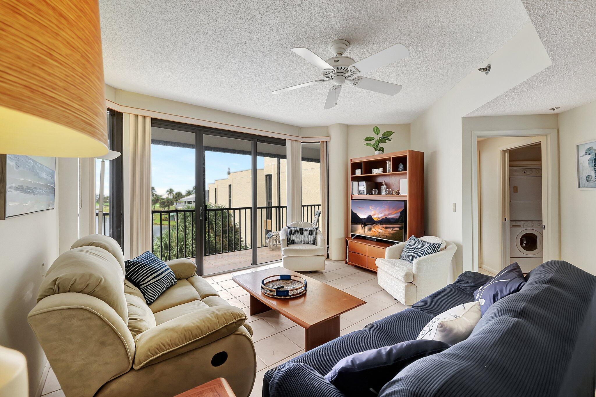 221 NE Plantation Road 406