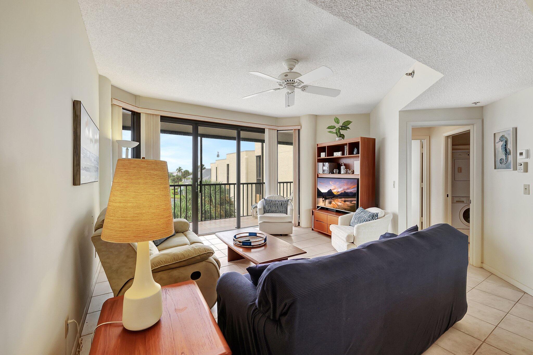 221 NE Plantation Road 406