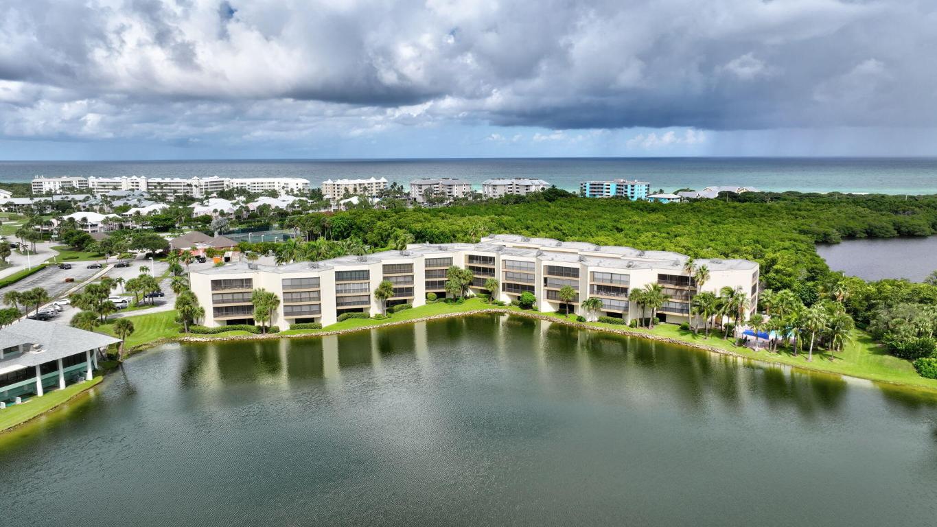 221 NE Plantation Road 406