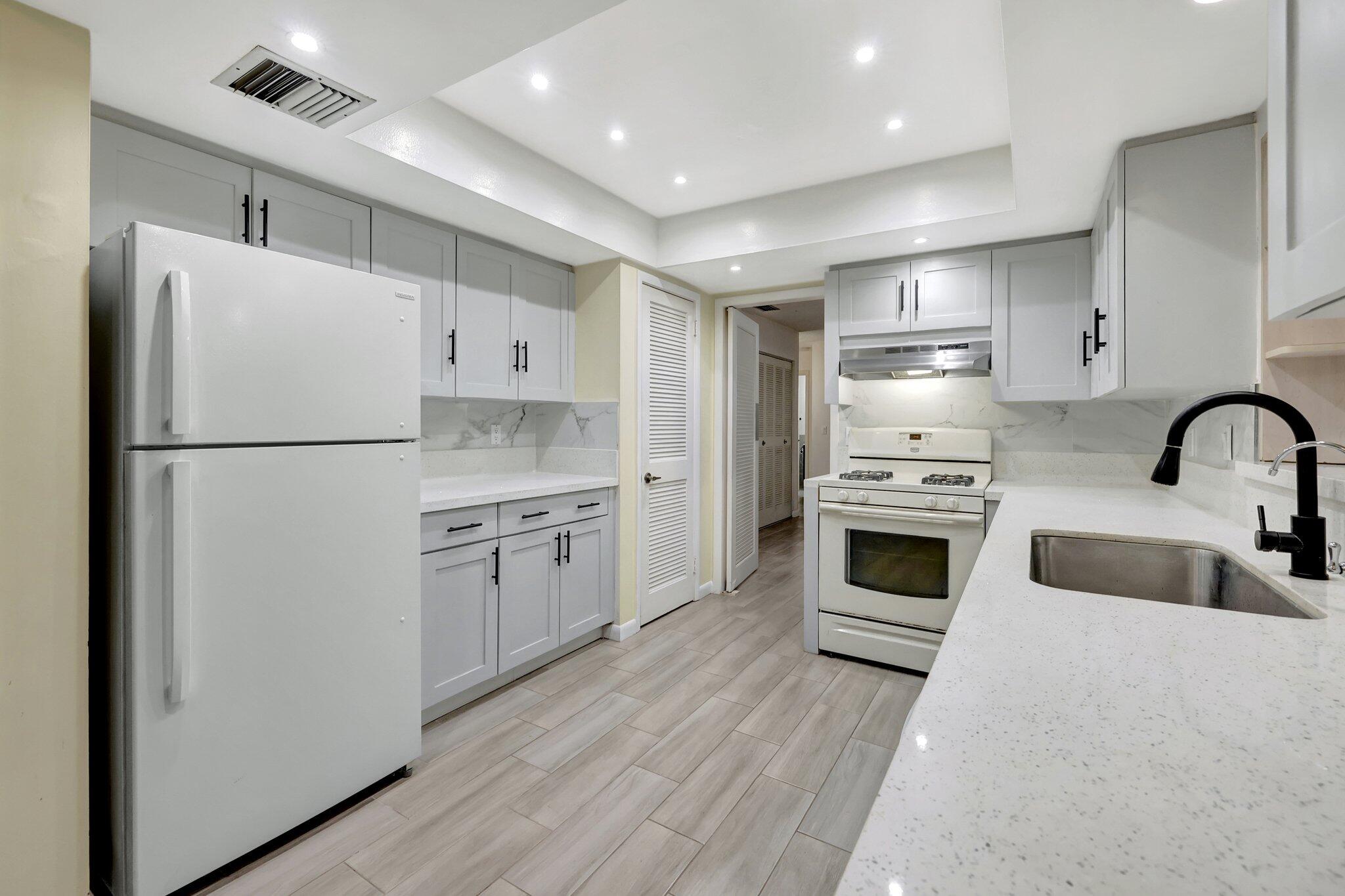 388 E Prima Vista Boulevard