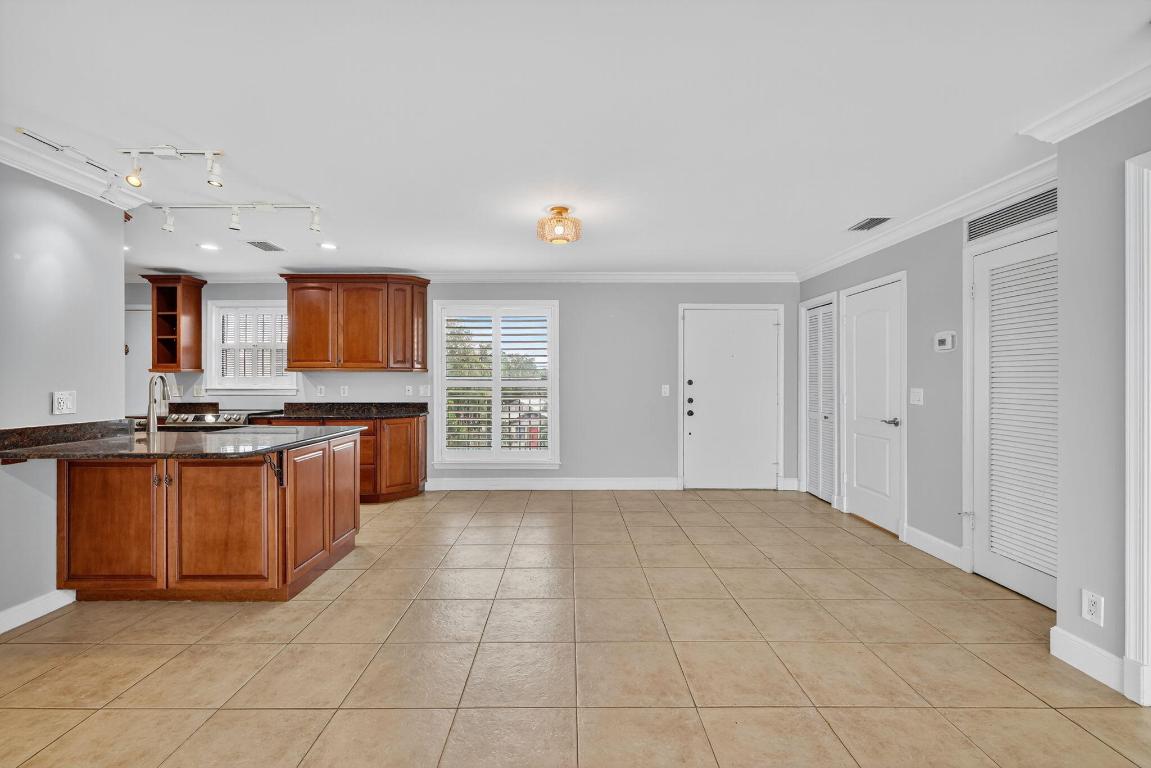 624 SW Saint Lucie Crescent 308