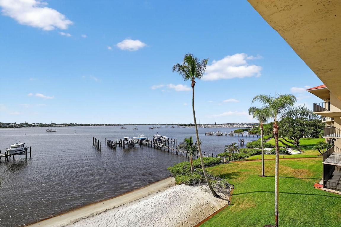 624 SW Saint Lucie Crescent 308