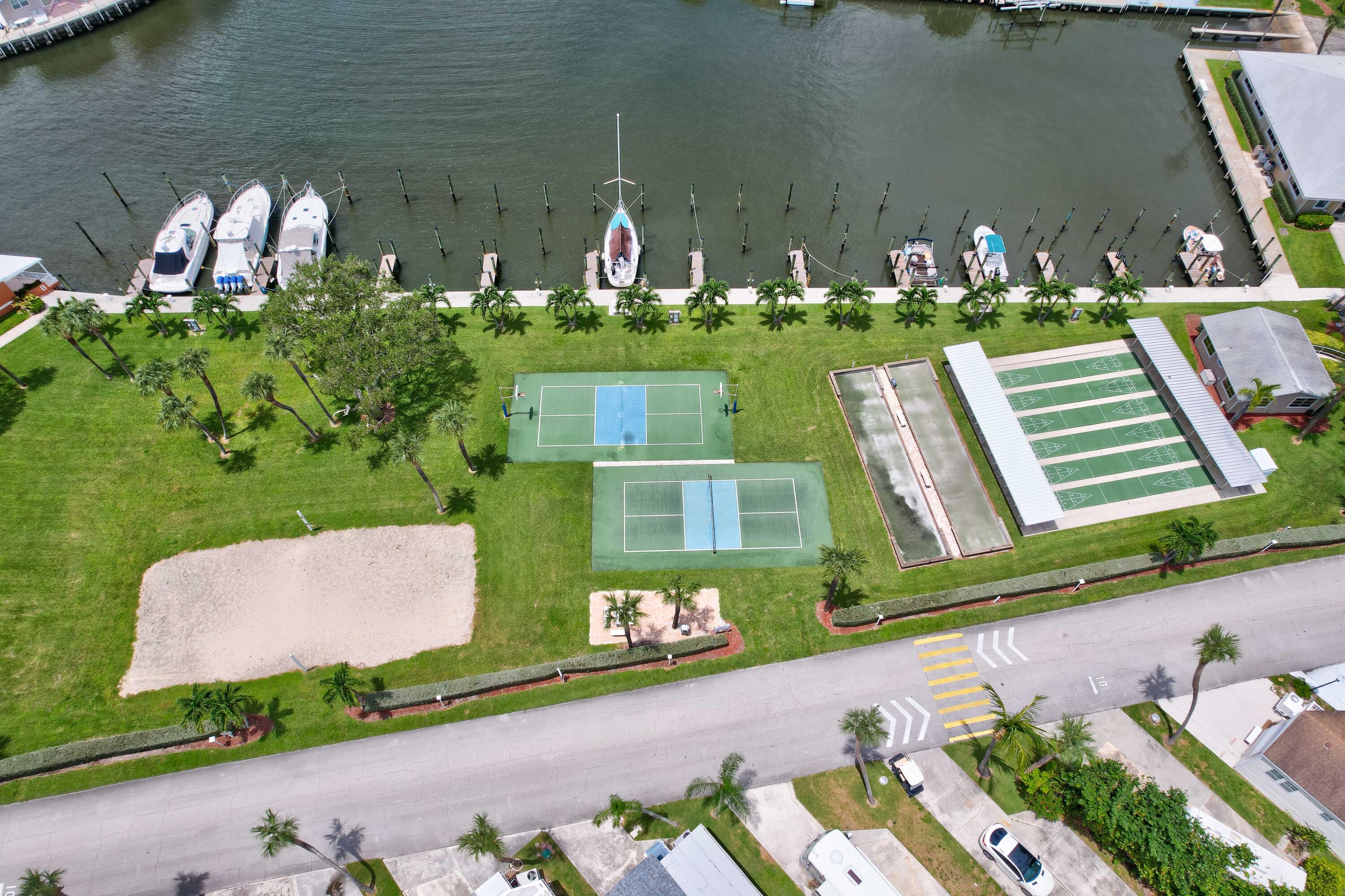 10701 S Ocean Drive 764