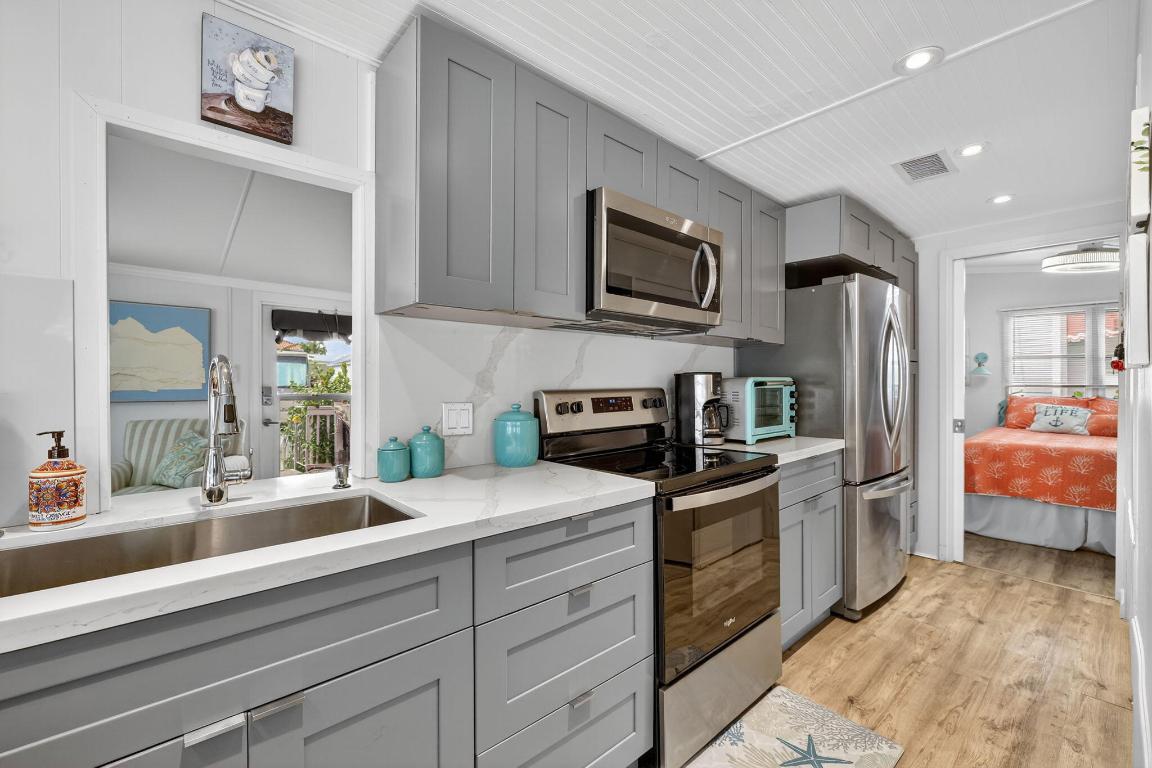 91 Nettles Boulevard