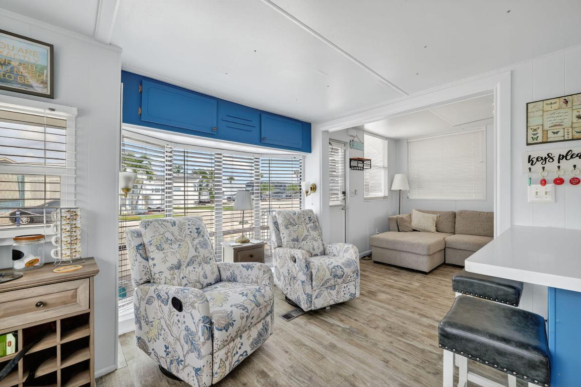 121 Nettles Boulevard