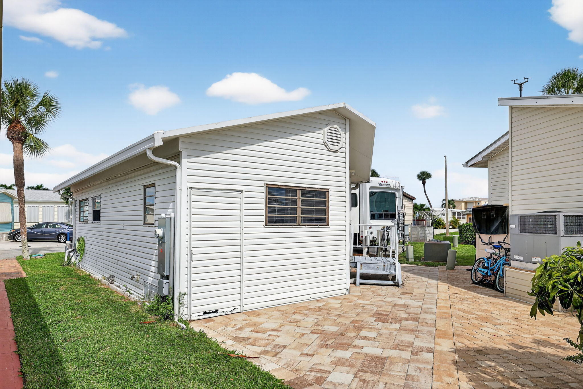 121 Nettles Boulevard