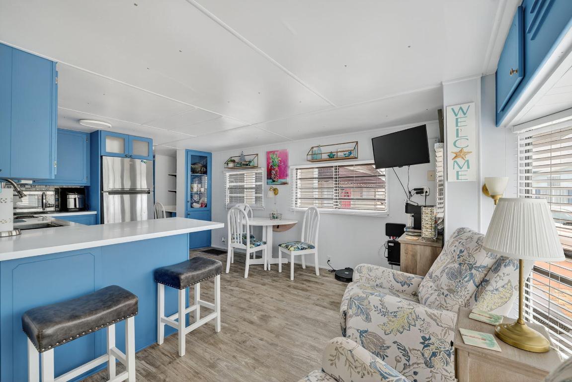 121 Nettles Boulevard