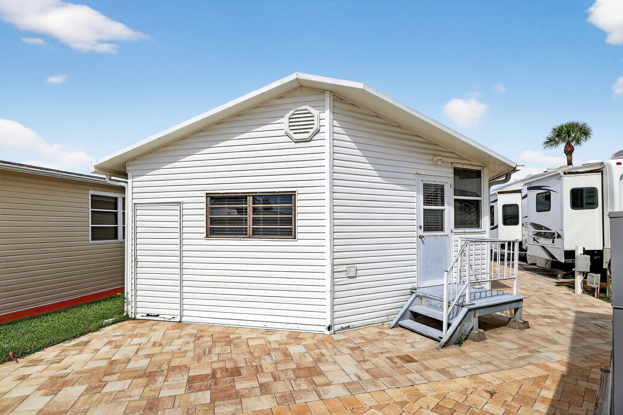 121 Nettles Boulevard