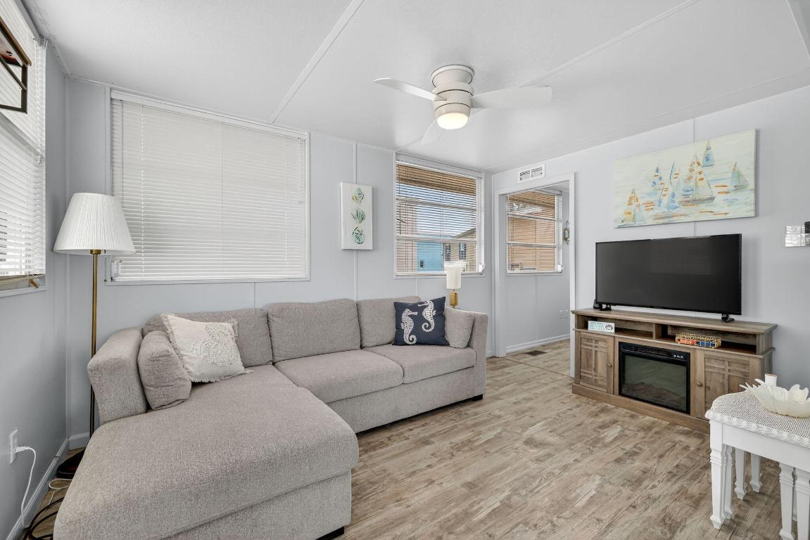 121 Nettles Boulevard