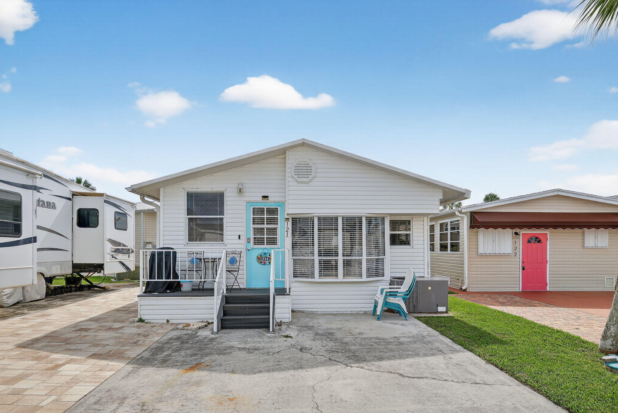 121 Nettles Boulevard